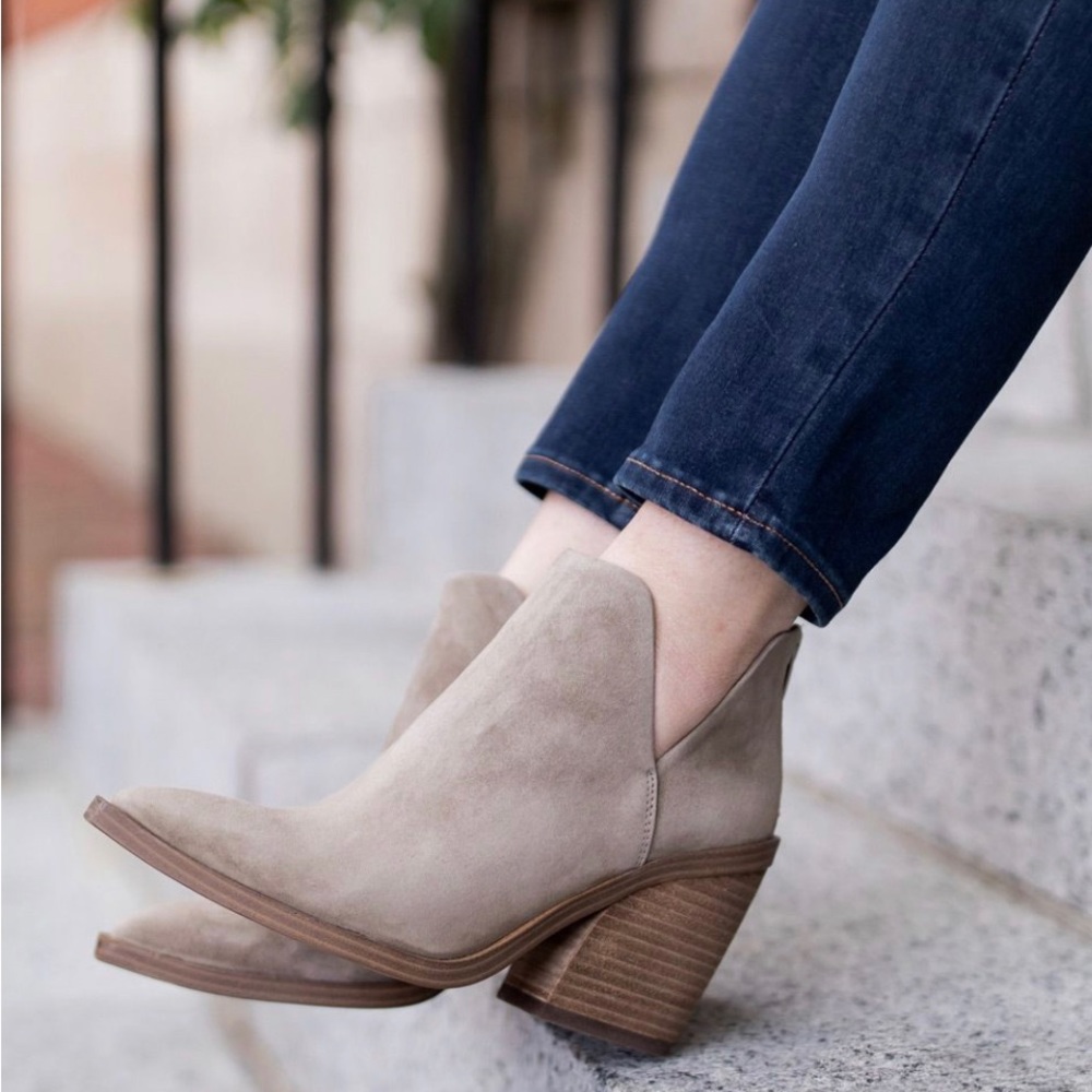 Vince Camuto Gigietta Ankle Boot, US 7